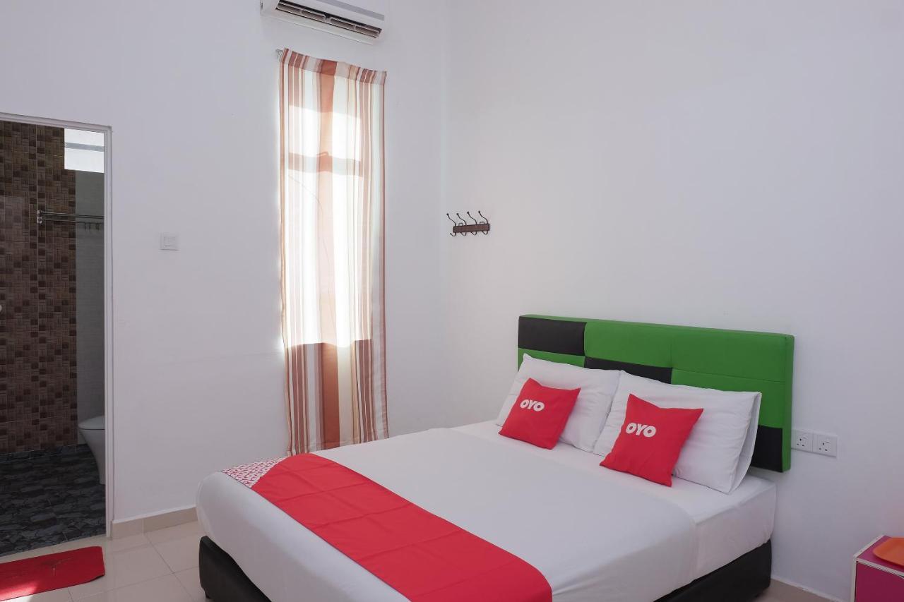 Oyo 90005 Dc Villa Guest House Kuala Rompin Exterior photo