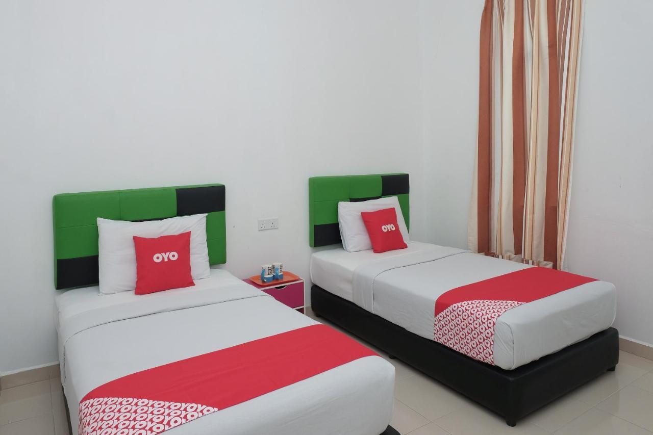 Oyo 90005 Dc Villa Guest House Kuala Rompin Exterior photo